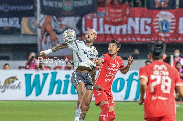 Pelatih Persija Jakarta, Thomas Doll memuji penampilan cerdik David da Silva selama laga Persija vs Persib di Stadion Patriot Candrabhaga, Bekasi.