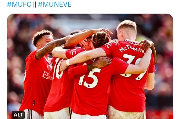 Manchester United dilaporkan bakal melakukan revolusi dengan menendang 13 pemain di skuad mereka dan salah satunya adalah Jadon Sancho (paling kiri)