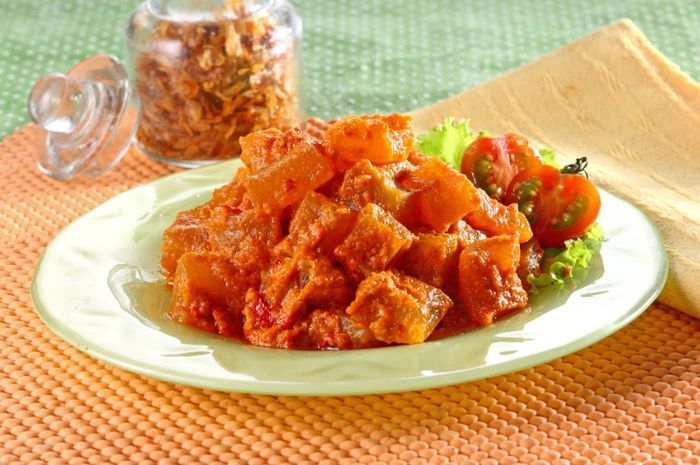 Hidangan sambal goreng kikil yang enak disajikan saat Idul Adha