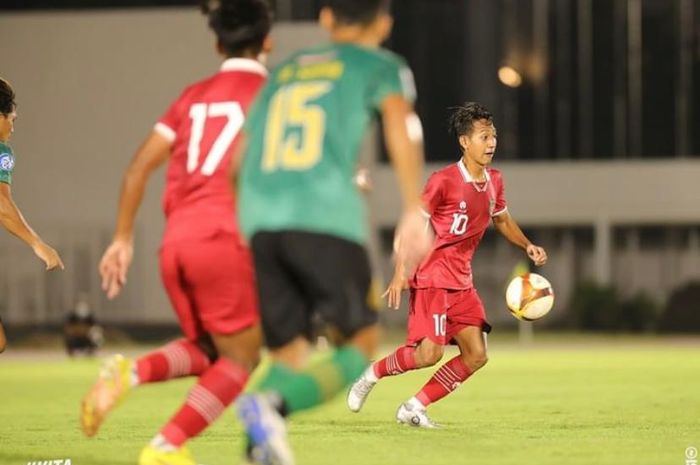 Laga uji coba timnas U-22 kontra Bhayangkara di Stadion Madya, Senayan, Jakarta Pusat, Selasa (11/4/2023).