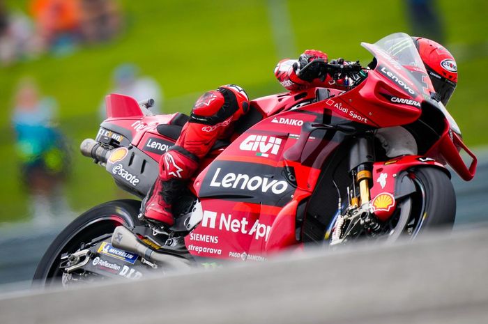 Pembalap Ducati Lenovo, Francesco Bagnaia, saat tampil di latihan bebas MotoGP Americas di Circuit of The Americas, Austin, Amerika Serikat, 14 April 2023.