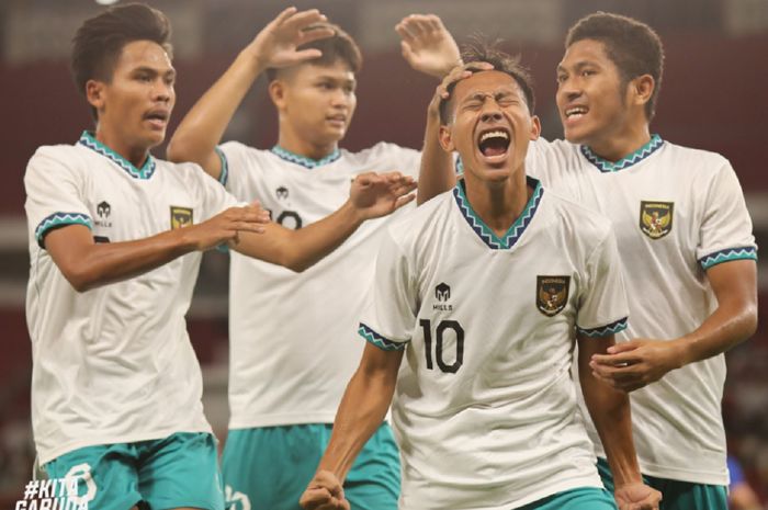 Gelandang Timnas U-22 Indonesia Beckham Putra berteriak seusai mencetak gol ke gawang Lebanon dalam uji coba jelang SEA Games 2023 di Stadion GBK, Jakarta, Minggu (16/4/2023).