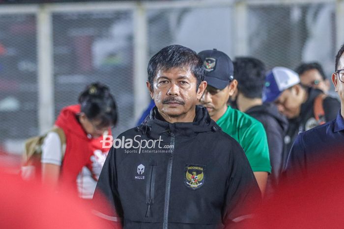 Pelatih timnas U-22 Indonesia, Indra Sjafri, saat ditemui di Stadion Madya, Senayan, Jakarta, Rabu (19/4/2023) malam.