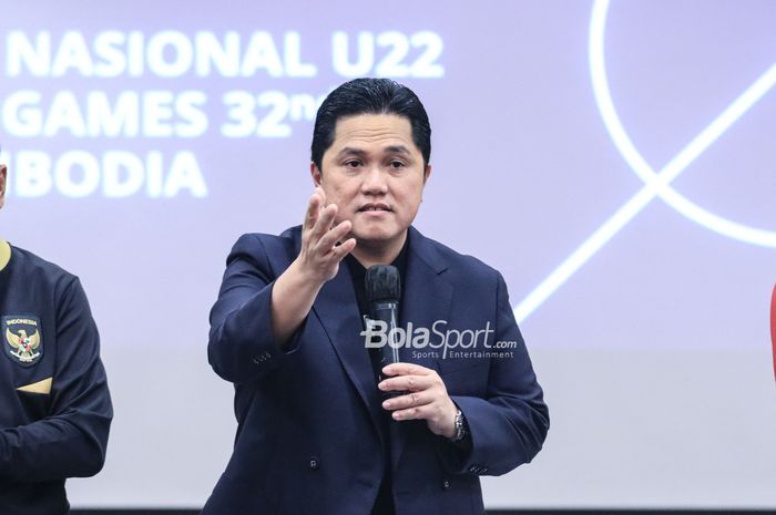 Ketua Umum PSSI, Erick Thohir, saat ditemui di Hotel Sultan, Senayan, Jakarta, Jumat (21/4/2023) sore.