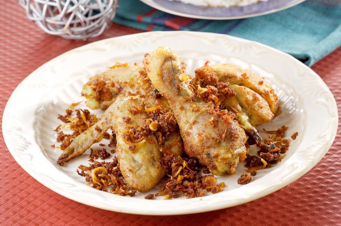 Oke, mari kita buat artikel mendalam tentang Ayam Goreng Aroma, mengeksplorasi keunikan, proses, dan daya tariknya.