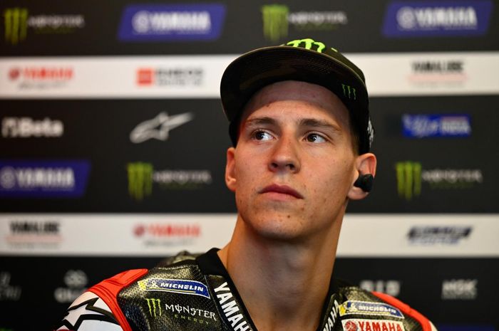 Pembalap MotoGP dari tim Monster Energy Yamaha, Fabio Quartararo terheran-heran dengan gaya membalap salah satu rivalnya.