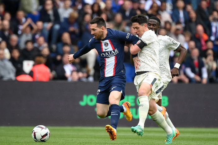 Penyerang Paris Saint-Germain, Lionel Messi (kiri), terlihat menumpahkan marah secara brutal saat timnya tersungkur.