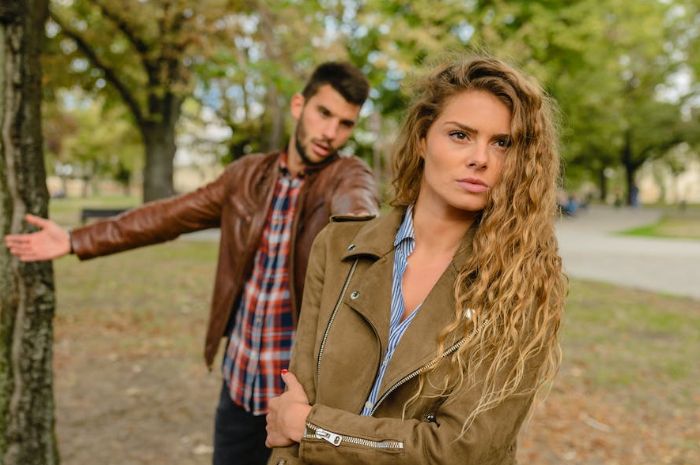 Mimpi Ribut Dengan Tetangga: Pertanda Buruk Atau Baik?  Waspadalah!