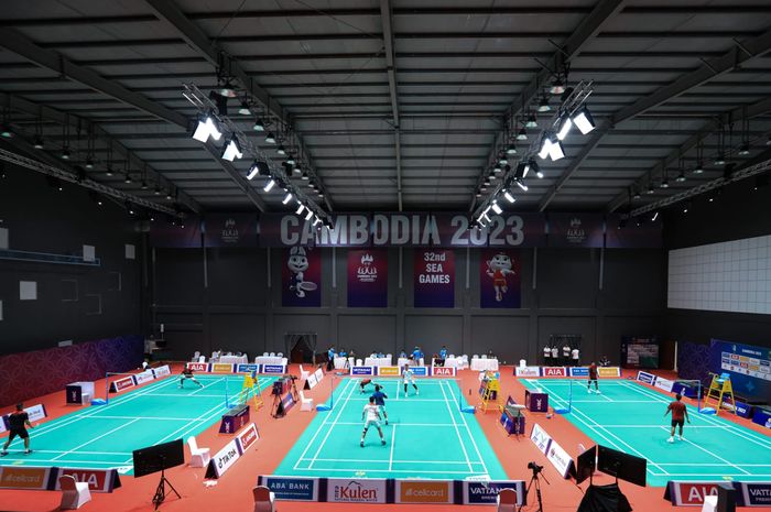 Venue pertandingan bulu tangkis pada SEA Games 2023 di Badminton Hall Morodok Techno, Kamboja, Sabtu (6/5/2023).