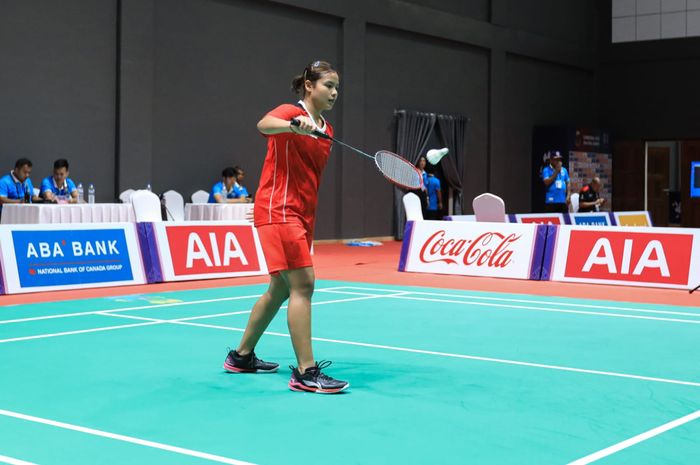 Pebulu tangkis tunggal putri Indonesia, Komang Ayu Cahya Dewi, menjajal venue SEA Games 2023 di Badminton Hall Morodok Techno, Kamboja, Sabtu (6/5/2023).
