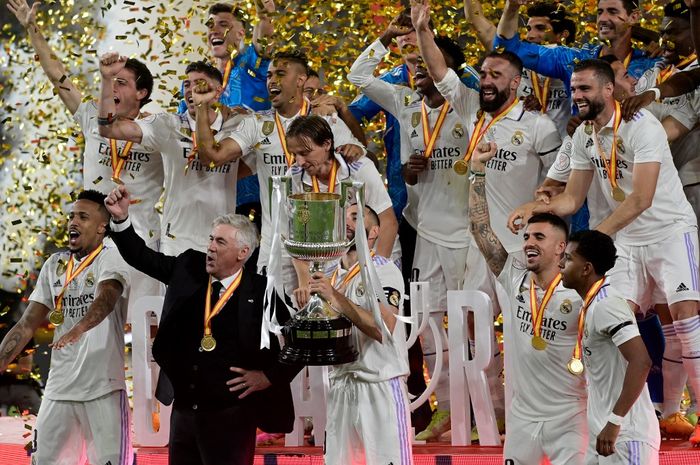 Real Madrid meraih trofi ke-20 di Copa del Rey usai kalahkan Osasuna pada final di Stadion La Cartuja, Seville (6/5/2023).