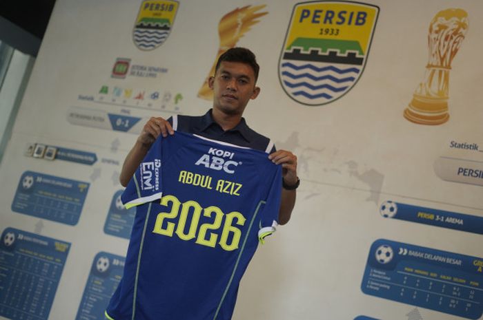 Abdul Aziz menjadi pemain ke-10 Persib Bandung yang diperpanjang kontraknya untuk menghadapi Liga 1 2023/2024.