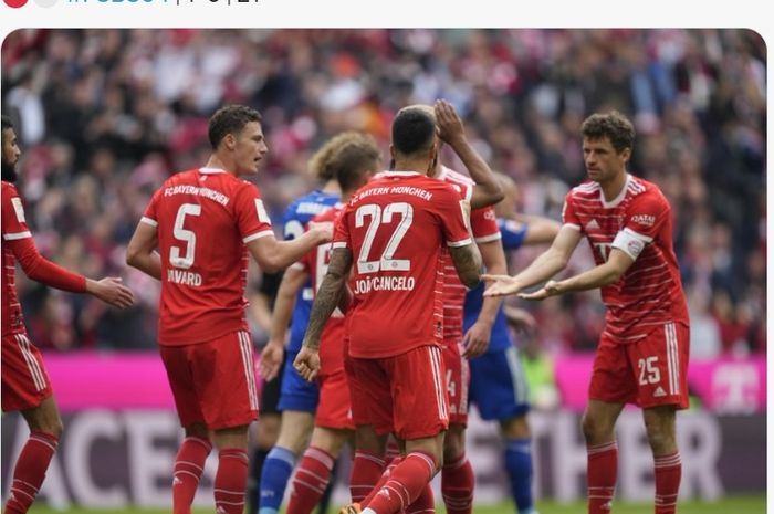 Bayern Muenchen merayakan gol yang dicetak Thomas Mueller dalam laga pekan ke-32 Bundesliga melawan Schalke 04, Sabtu (13/5/2023) di Allianz Arena, Muenchen.