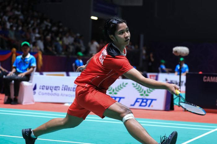 Pebulu tangkis tunggal putri Indonesia, Ester Nurumi Tri Wardoyo, pada babak 16 besar SEA Games 2023 di Badminton Hall Morodok Techo, Phnom Penh, Sabtu (13/5/2023).