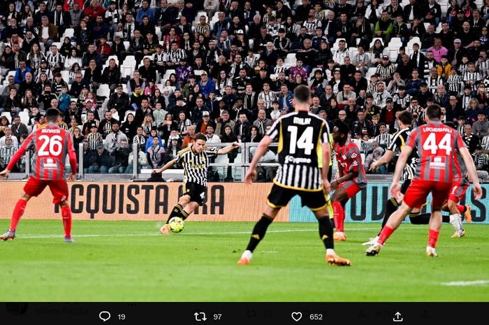 Nicolo Fagioli mencetak gol kemenangan Juventus atas Cremonese pada pekan 35 Liga Italia di Allianz Stadium Turin (14/5/2023).