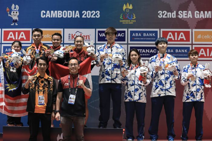 Podium ganda campuran bulu tangkis SEA Games 2023, Malaysia gagal sabet emas sama sekali.