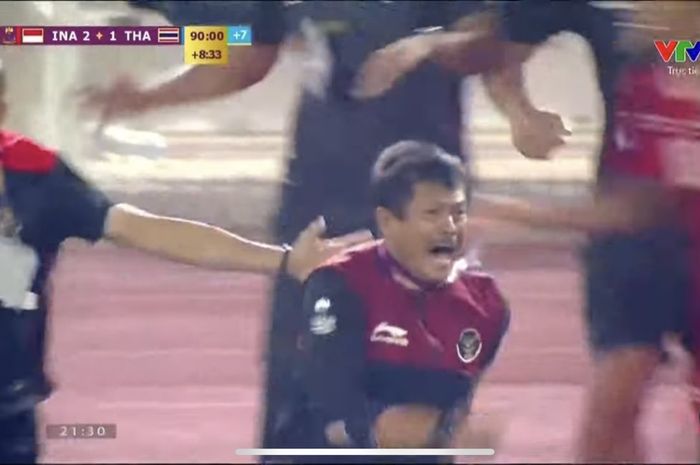 Momen Indra Sjafri berhasil membuat mental pelatih Timnas U-22 Thailand dihancurkan lewat gol ketiga Timnas U-22 Indonesia.