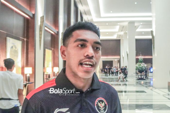 Pemain timnas U-22 Indonesia, Jeam Kelly Sroyer, saat ditemui di Hotel Fairmont, Senayan, Jakarta, Jumat (19/5/2023) malam.