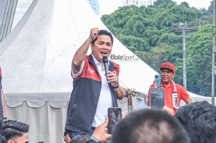 Ketua Umum PSSI, Erick Thohir, sedang memberikan sambutan di Stadion Gelora Bung Karno, Senayan, Jakarta, Jumat (19/5/2023).