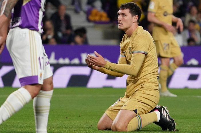 PEmain Barcelona, Andreas Christensen, dalam laga kontra Valladolid pada lanjutan Liga Spanyol 2022-2023.