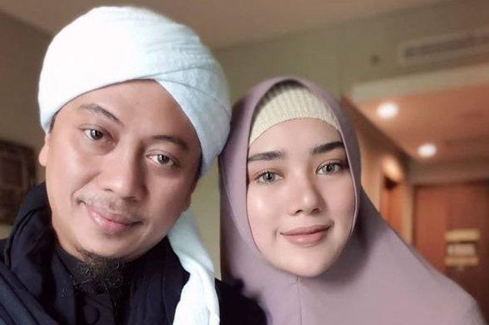 Bebi Silvana istri Opick tiba-tiba curhat angkat kaki, pulang ke rumahnya di Bandung