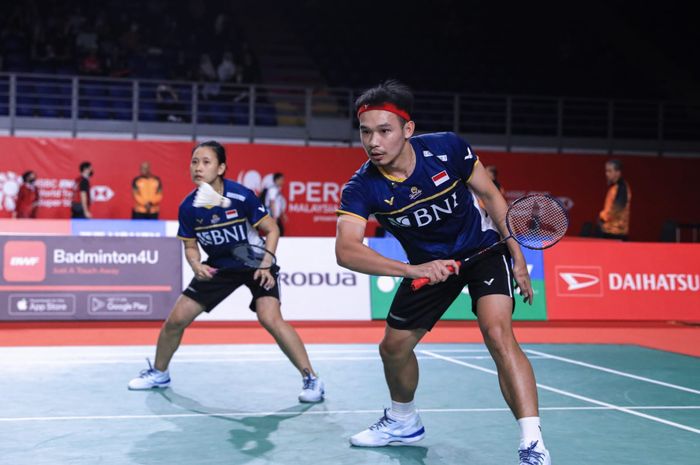 Aksi ganda campuran Indonesia, Rinov Rivaldy/Pitha Haningtyas Mentari pada babak pertama Malaysia Masters 2023, Rabu (24/5/2023)