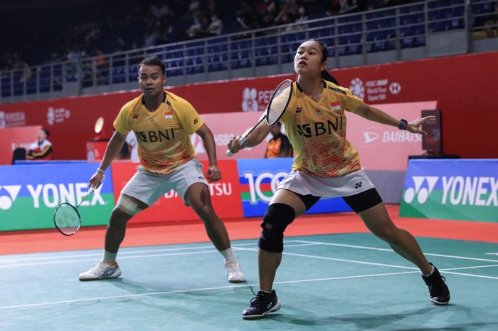 Pasangan ganda campuran Indonesia, Rehan Naufal Kusharjanto/Lisa Ayu Kusumawati pada babak kedua Malaysia Masters 2023 di Axiata Arena, Kuala Lumpur, Kamis (25/5/2023).