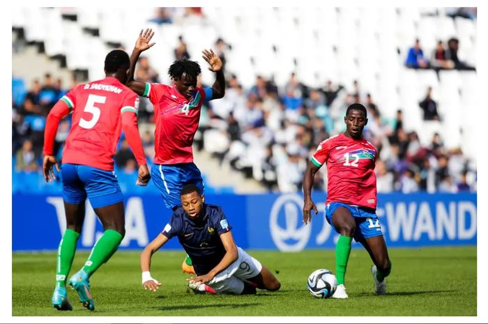 Suasana pertandingan babak penyisihan Grup F Piala Dunia U-20 2023 antara Gambia dan Prancis.