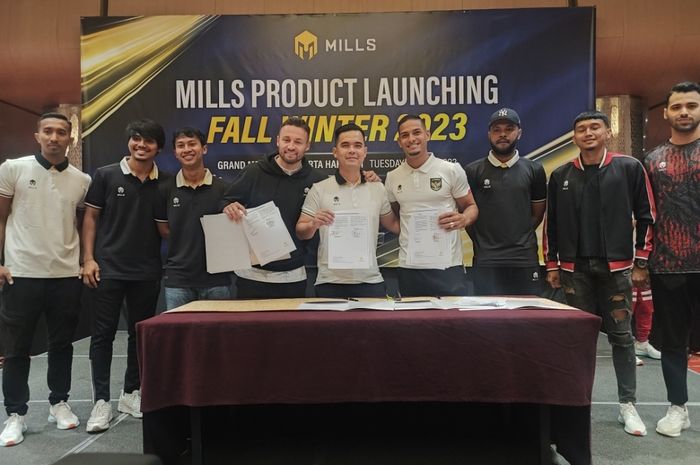 Pemain timnas Indonesia, Marc Klok, resmi jadi brand ambassador Mills   