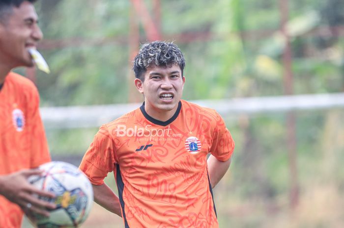 Pemain asing Persija Jakarta, Ryo Matsumura, saat hadir berlatih di Lapangan Nirwana Park, Sawangan, Jawa Barat, Rabu (31/5/2023)