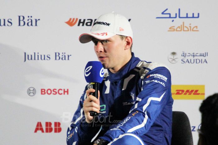 Maximilian Guther Pembalap Maserati MSG memberikan komentar atas peringkat ketiga di seri 10 (6/3/2023) formule E Jakarta.
