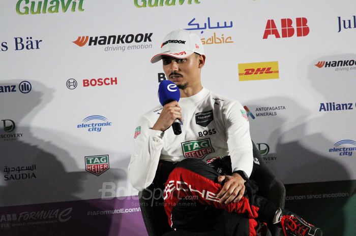 Pascal Wehrlein Pembalap  TAG Hever Porsche Formule E memberikan komentar atas peringkat pertama di seri 10 (6/3/2023) formule E Jakarta.
