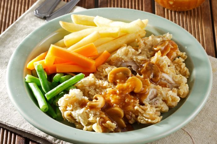 Hidangan steak ayam krispi