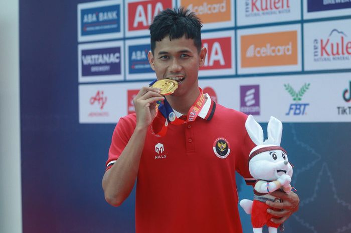 Atlet para renang andalan Indonesia, Jendi Panggabean meraih medali emas ASEAN Games 2023 di Kamboja pada nomor 100 meter kupu-pupu dan gaya punggung S9.