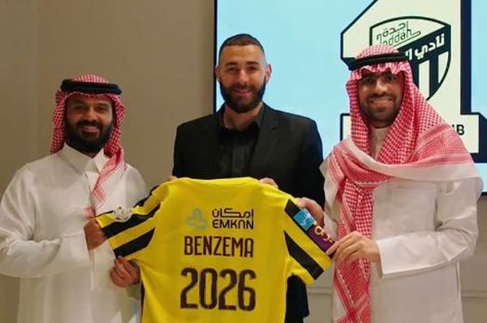 Karim Benzema resmi bergabung ke Al-Ittihad.