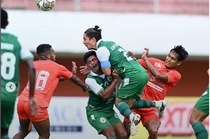 Laga uji coba antara PSS Sleman versus Borneo FC di Stadion Maguwoharjo, Sleman, Yogyakarta, pada Minggu (11/6/2023)