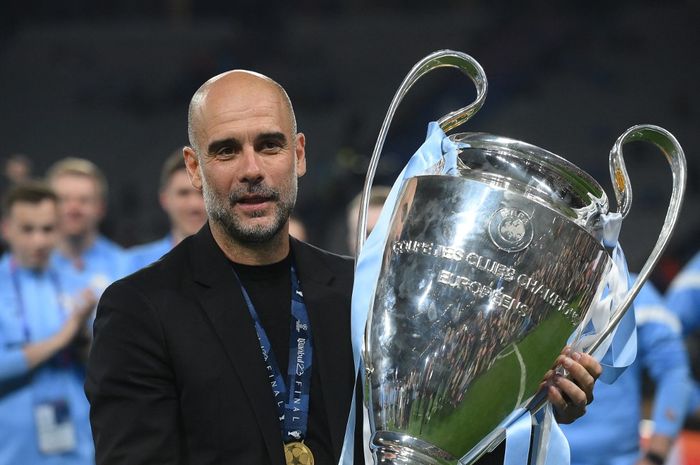 Selisih satu trofi, Manchester City kalahkan Barcelona dalam sejarah karier Pep Guardiola.