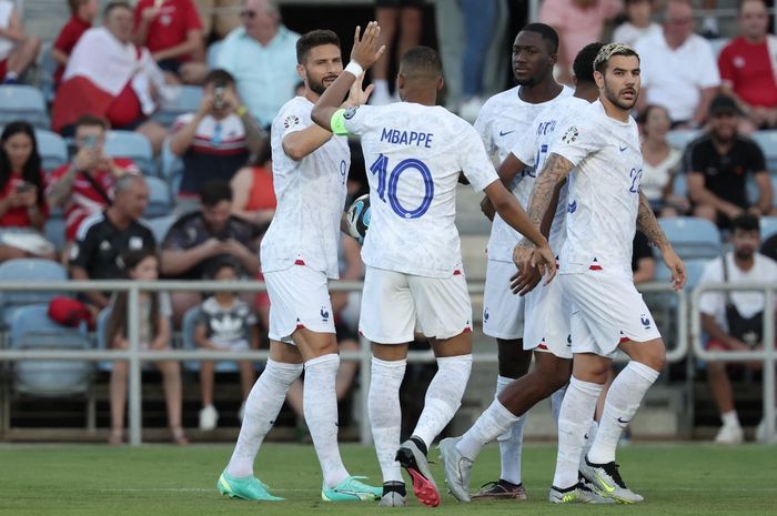 Penyerang timnas Prancis, Olivier Giroud, merayakan gol yang dicetak ke gawang timnas Gibraltar, Sabtu (17/6/2023).