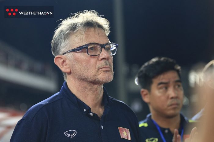 Pelatih Timnas Vietnam, Philippe Troussier.