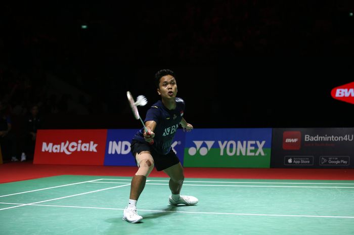 Pebulu tangkis tunggal putra Indonesia, Anthony Sinisuka Ginting, pada semifinal Indonesia Open 2023 di Istora Senayan, Jakarta, Sabtu (17/6/2023). 