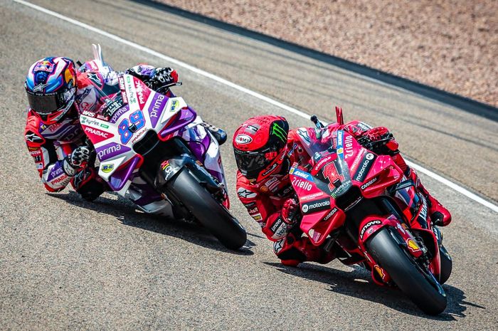 Pembalap Ducati Lenovo, Francesco Bagnaia dan Jorge Martin (Prima Pramac Racing) berduel sengit pada MotoGP Jerman 2023