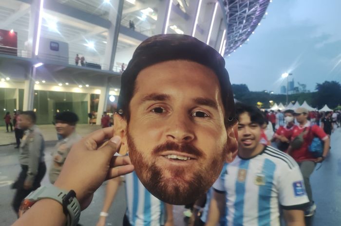 Topeng Lionel Messi di SUGBK