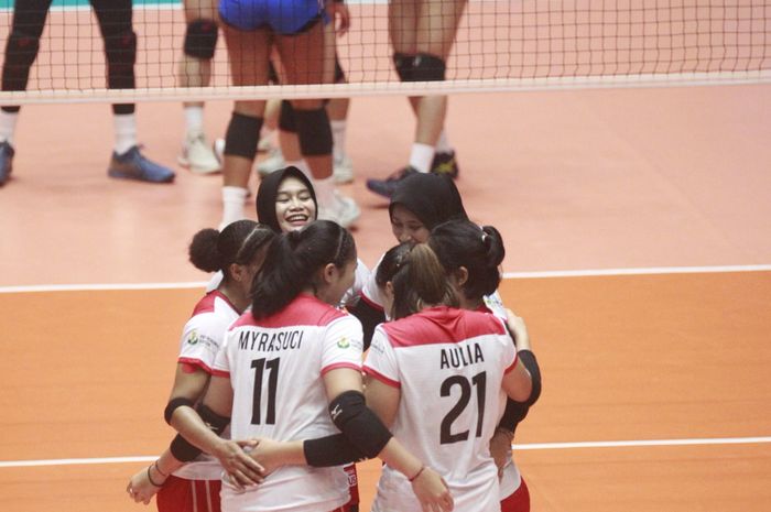 Timnas bola voli putri Indonesia pada laga penentuan juara Grup A melawan Filipina di GOR Tri Dharma, Gresik, Jawa Timur, Selasa (20/6/2023).