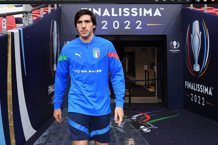 Kepergian Sandro Tonali ke Newcastle United bisa menjadi pertanda munculnya masalah baru. Oleh karena itu, AC Milan harus berhati-hati.