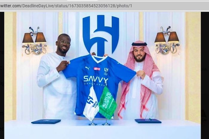 Kalidou Koulibaly (kiri) resmi tinggalkan Chelsea untuk gabung Al Hilal, klub tersukses di Liga Champions Asia yang beralias Real Madrid versi Arab.