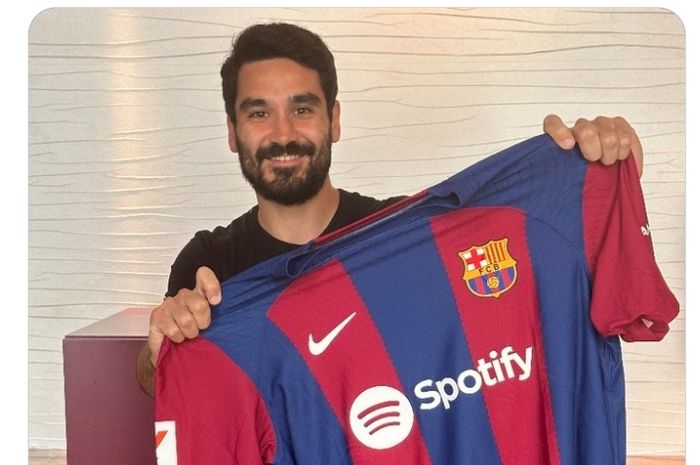 Pemain baru Barcelona, Ilkay Guendogan, dipuji sebagai gelandang subur dalam pengumuman bursa transfer resmi.