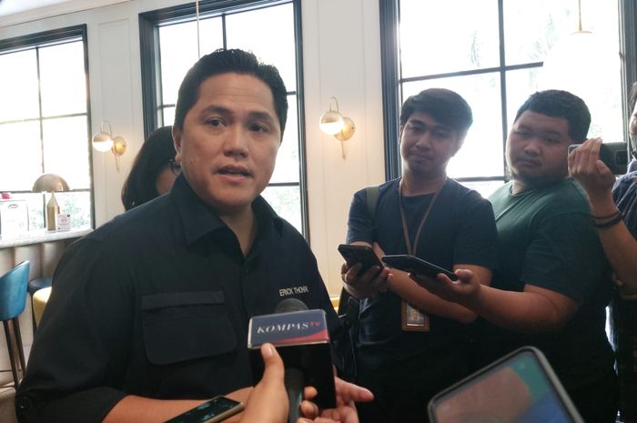 Ketua Umum PSSI, Erick Thohir saat memberi pernyataan kepada awak media di Hotel Shalva, Jakarta Pusat, Jumat (7/7/2023).