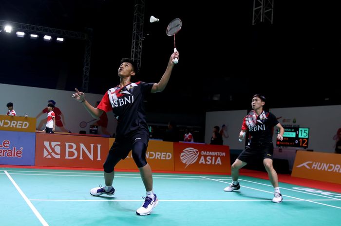 Ganda putra Indonesia, Muhammad Al Farizi/Nikolaus Joaquin tampil pada babak pertama penyisihan Grup A Kejuaraan Asia Junior 2023 di GOR Amongraga, Yogyakarta, Sabtu (8/7/2023)