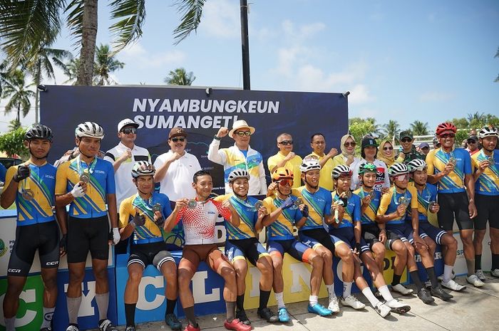 Cycling de Jabar 2023 hasil kolaborasi Harian Kompas, Pemerintah Provinsi Jawa Barat, dan Bank BJB digelar pada Sabtu-Minggu (8-9/7/2023).