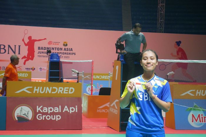 Tunggal putri, Mutiara Ayu Puspitasari, usai menjadi penentu kemenangan Indonesia atas Thailand pada babak semifinal Kejuaraan Asia Junior 2023 event beregu di GOR Among Raga, Yogyakarta, Senin (10/7/2023).